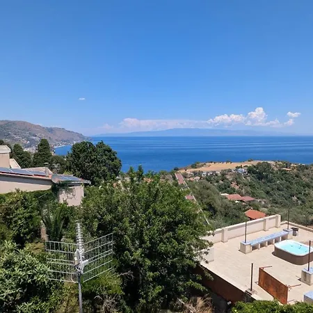 Striscia Di Costa Apartment